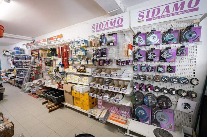 Magasin d’outillage Brando